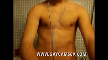cam jovencitos gays Shower with hung coach