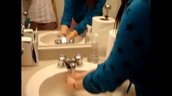 21 toilet geme Japa safada transando como uma profissional wwwarquivosexualcom